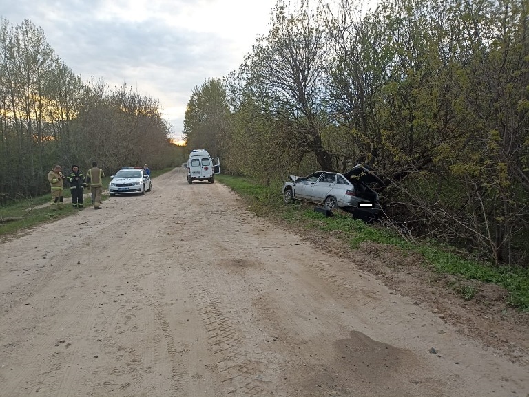 ДТП с пострадавшими, в том числе с несовершеннолетним пассажиром и с участием водителя находящегося в состоянии алкогольного опьянения.